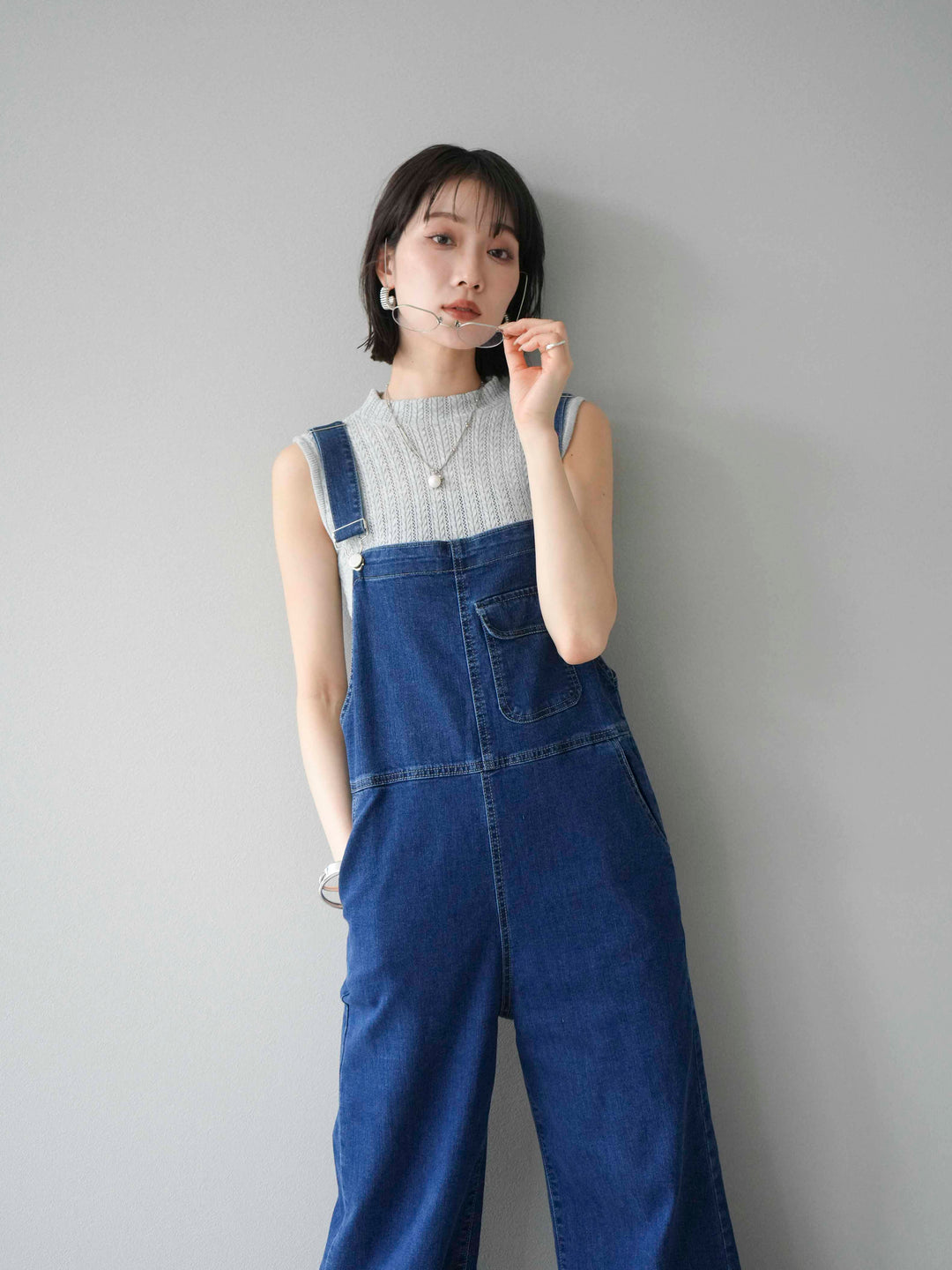 [SET]デザイン編みプチネックノースリニットトップス+ストレッチデニムワイドサロペット(2set)