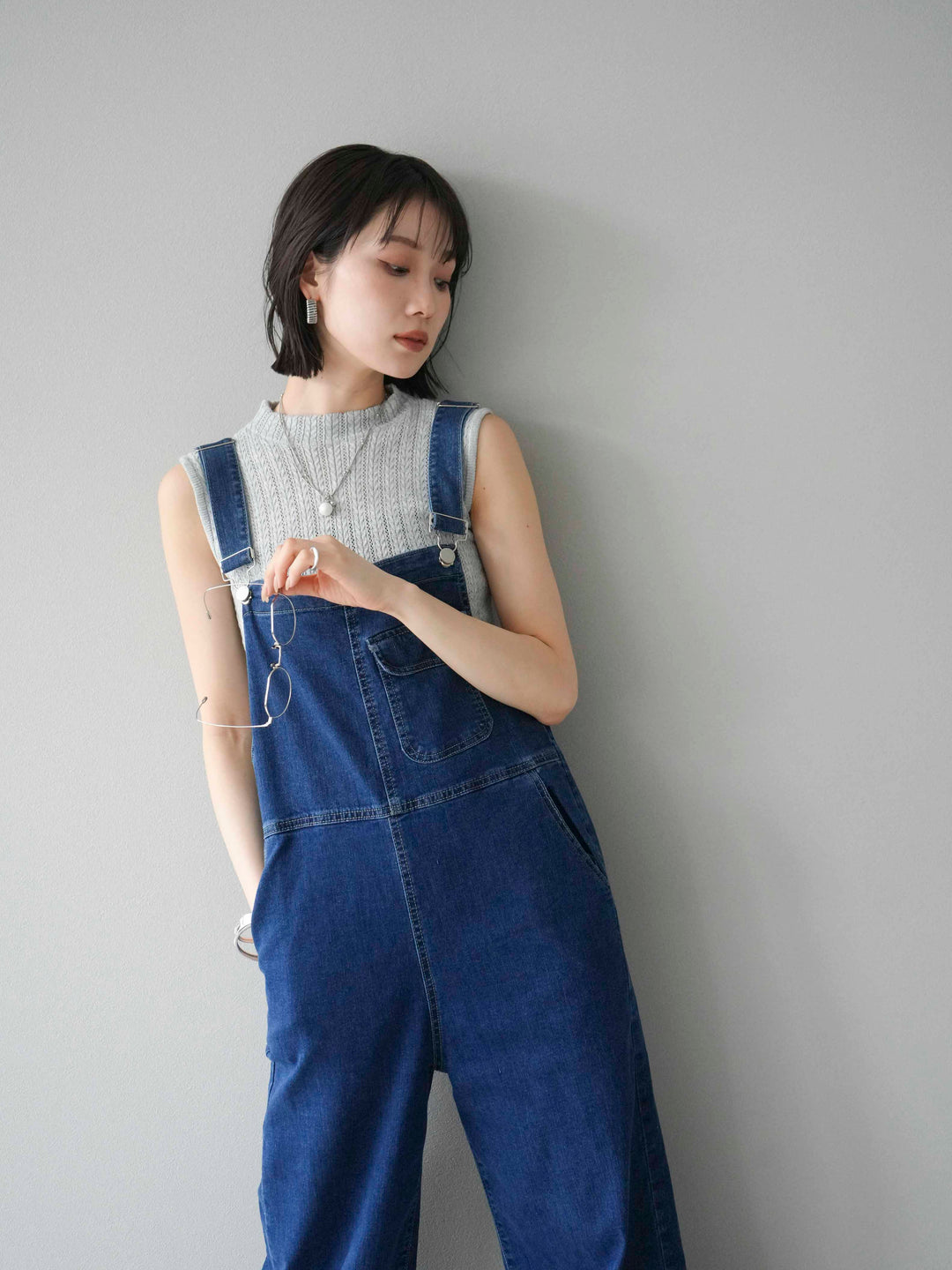 [SET]デザイン編みプチネックノースリニットトップス+ストレッチデニムワイドサロペット(2set)