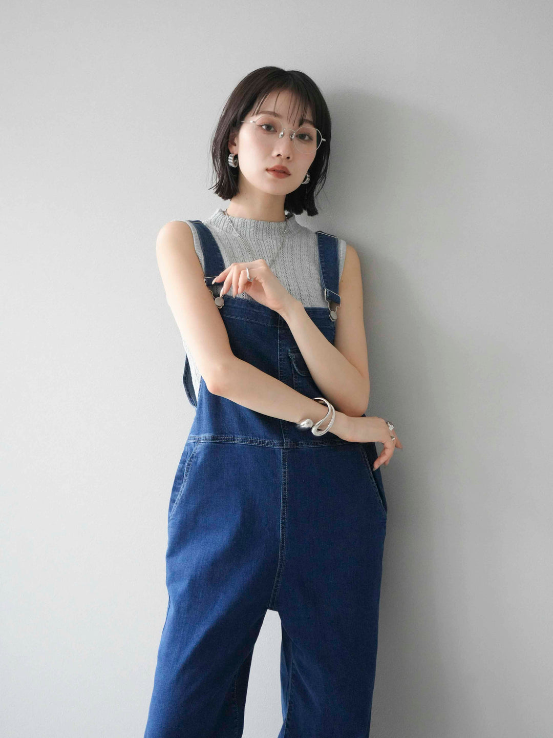 [SET]デザイン編みプチネックノースリニットトップス+ストレッチデニムワイドサロペット(2set)