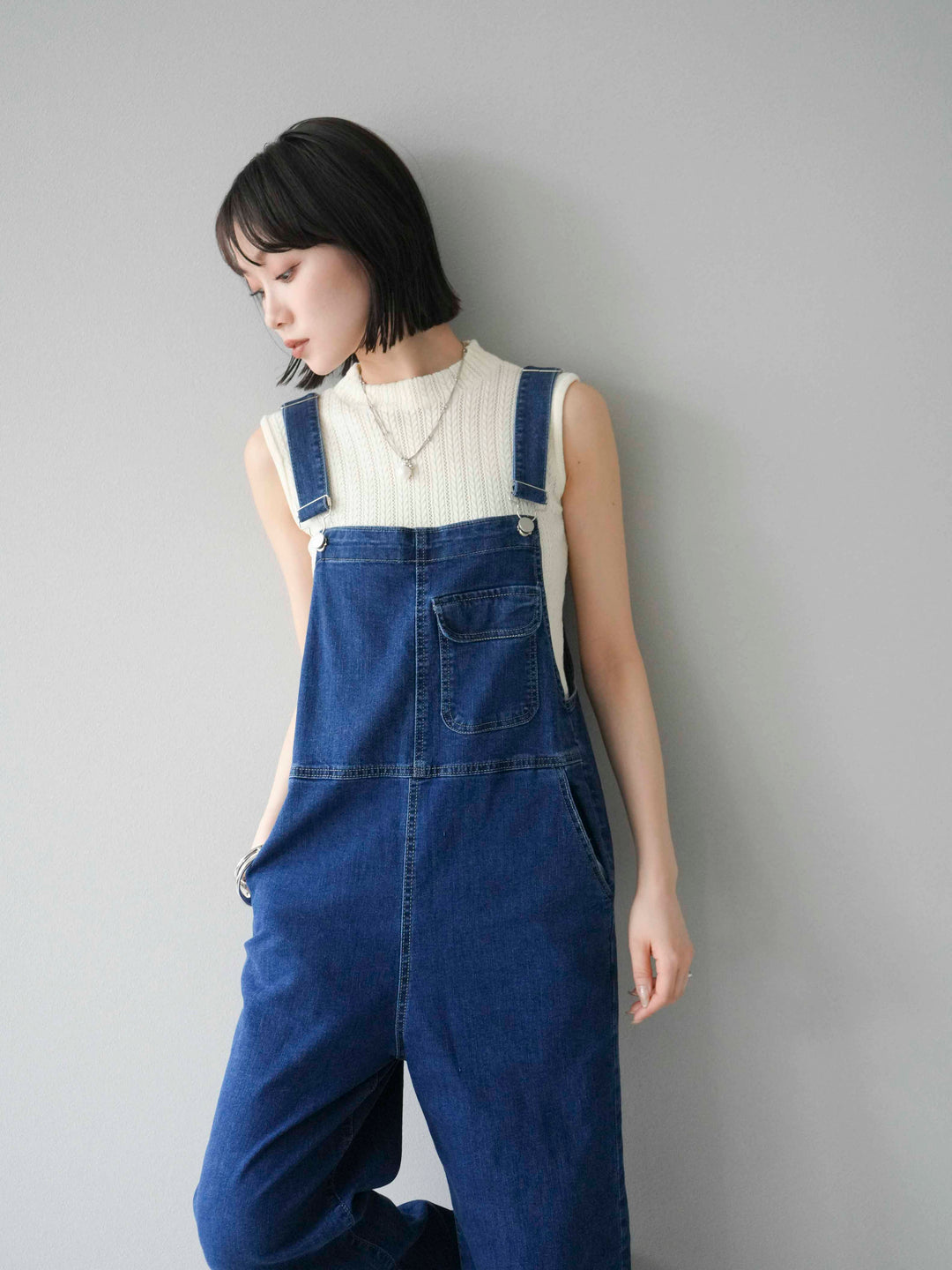 [SET]デザイン編みプチネックノースリニットトップス+ストレッチデニムワイドサロペット(2set)