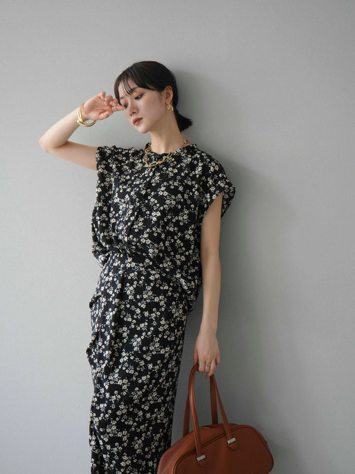 [SET]フラワープリントフレンチスリーブブラウス+フラワープリントタックIラインスカート(2set)