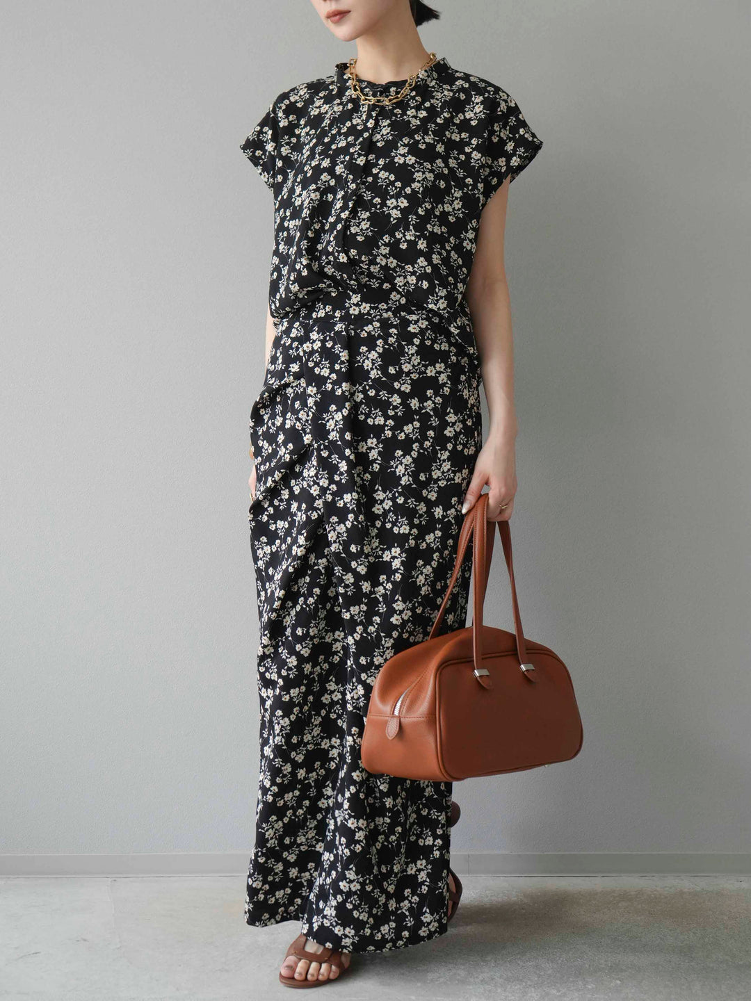 [SET]フラワープリントフレンチスリーブブラウス+フラワープリントタックIラインスカート(2set)