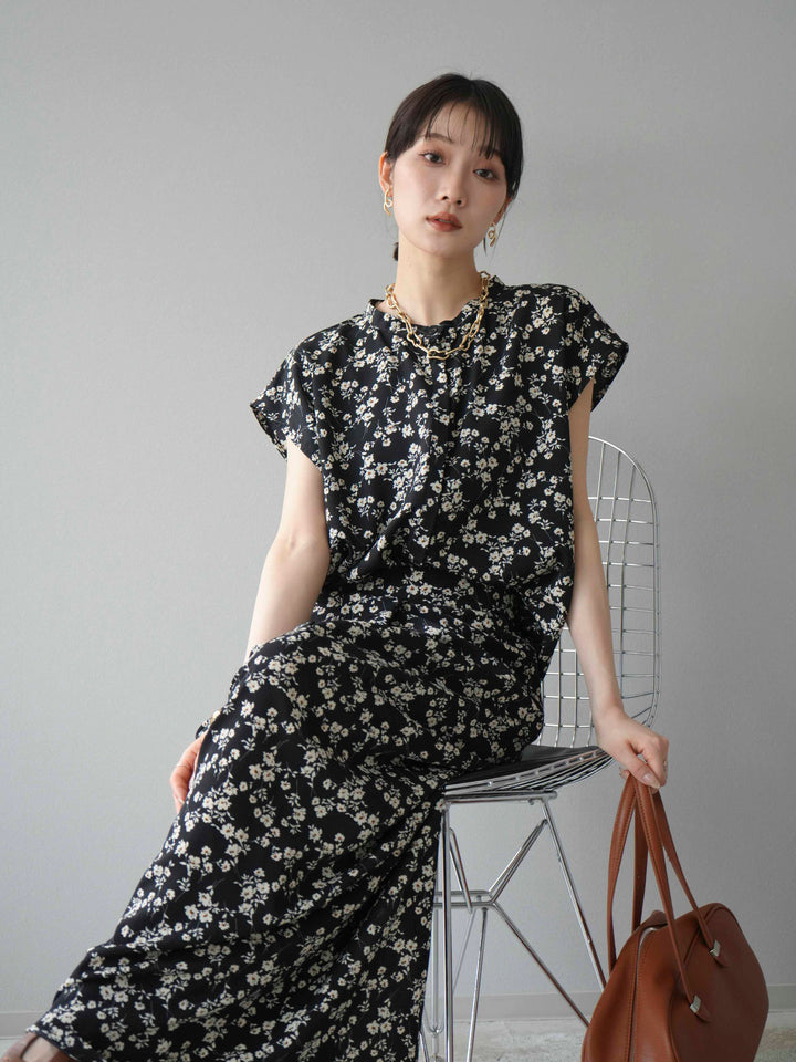 [SET]フラワープリントフレンチスリーブブラウス+フラワープリントタックIラインスカート(2set)