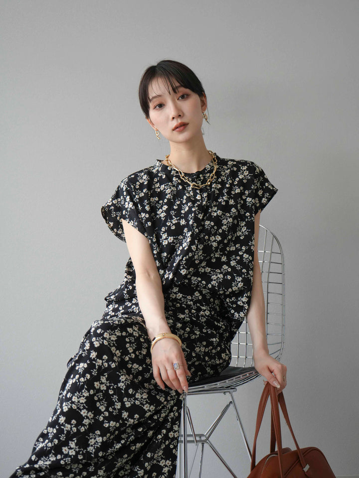 [SET]フラワープリントフレンチスリーブブラウス+フラワープリントタックIラインスカート(2set)