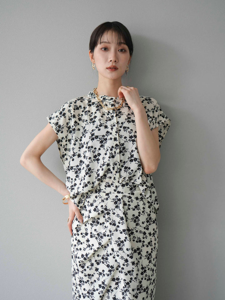 [SET]フラワープリントフレンチスリーブブラウス+フラワープリントタックIラインスカート(2set)