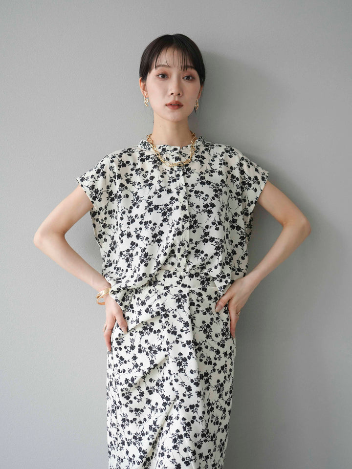 [SET]フラワープリントフレンチスリーブブラウス+フラワープリントタックIラインスカート(2set)