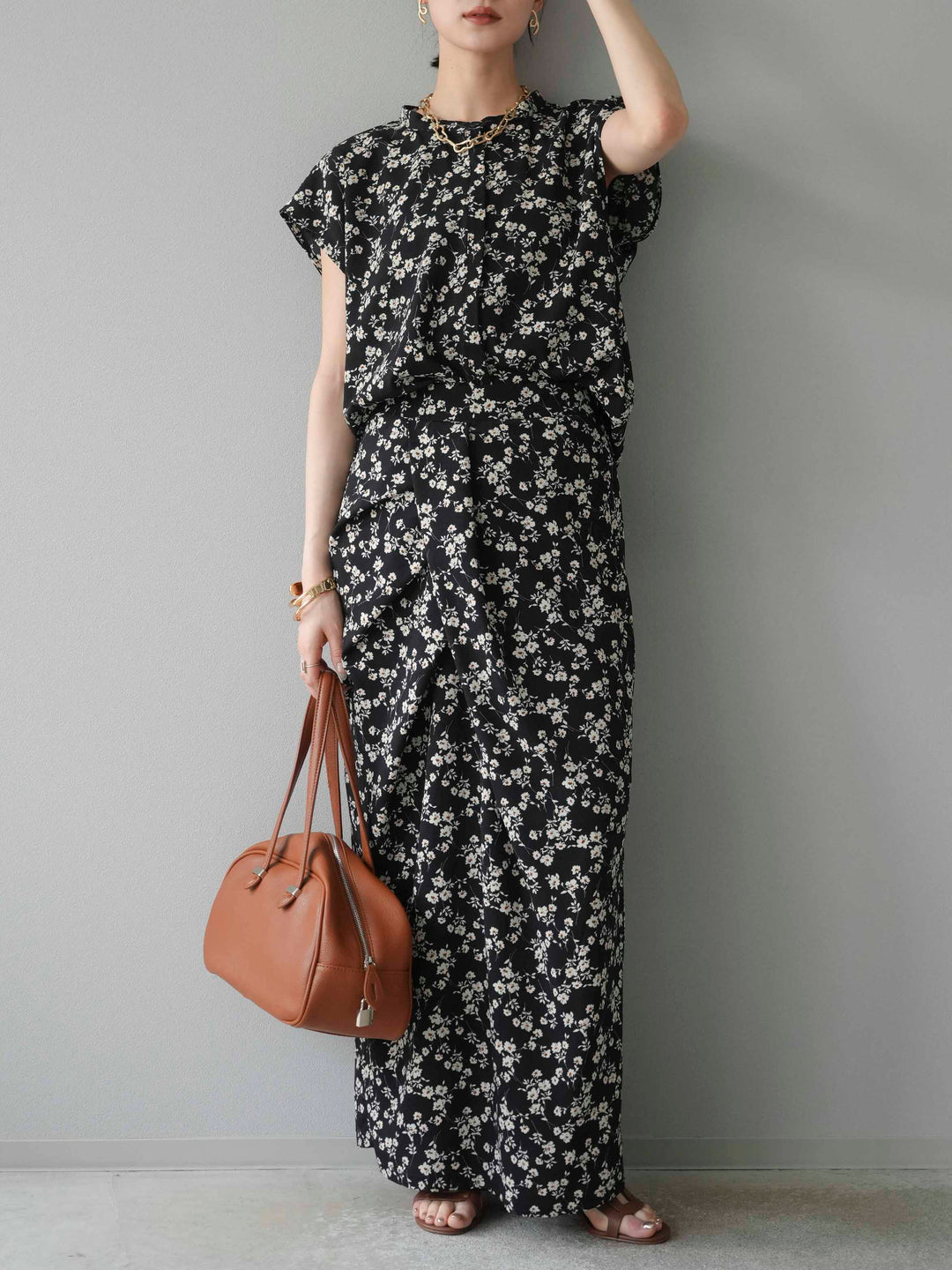 [SET]フラワープリントフレンチスリーブブラウス+フラワープリントタックIラインスカート(2set)