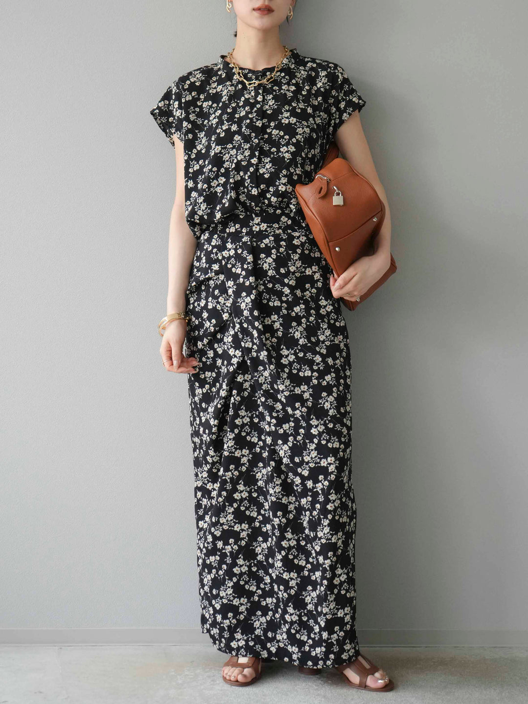 [SET]フラワープリントフレンチスリーブブラウス+フラワープリントタックIラインスカート(2set)