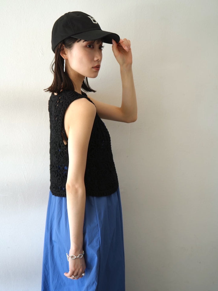 Crochet vest/black