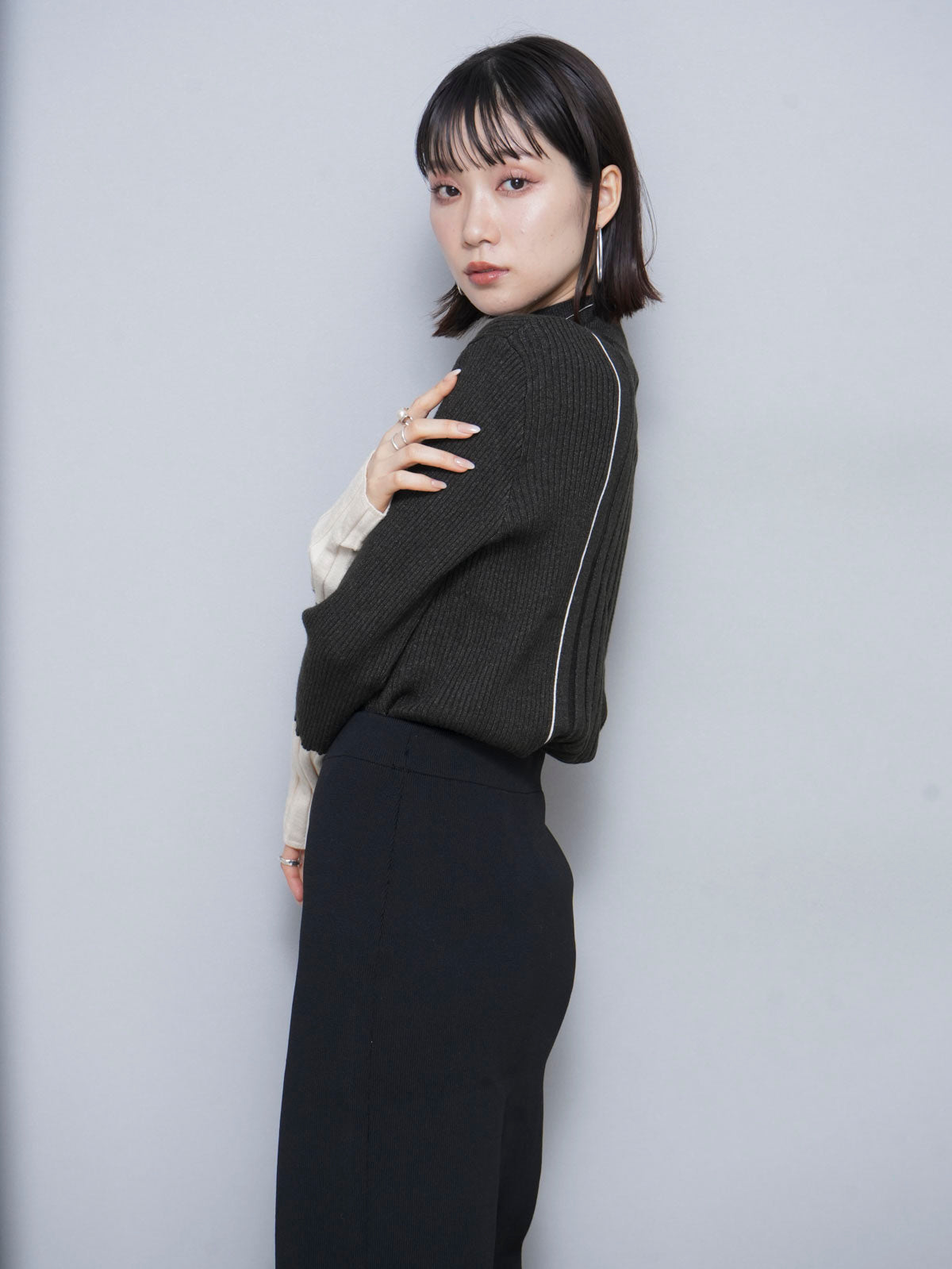 新品未使用 オブリ リップ刺繍リブニット ブラック 予約]プチネックリブニットトップス/オフ – Lumier