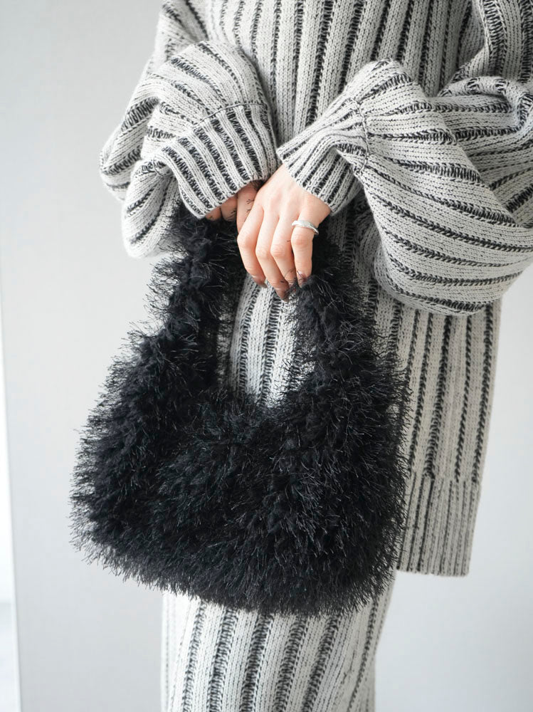 [Pre-order] One-handle fringe fur mini bag/charcoal