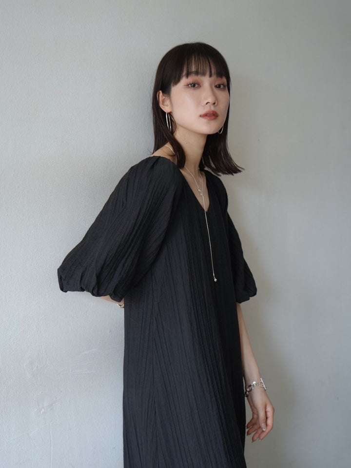 【預訂】燈籠袖露背洋裝/黑色