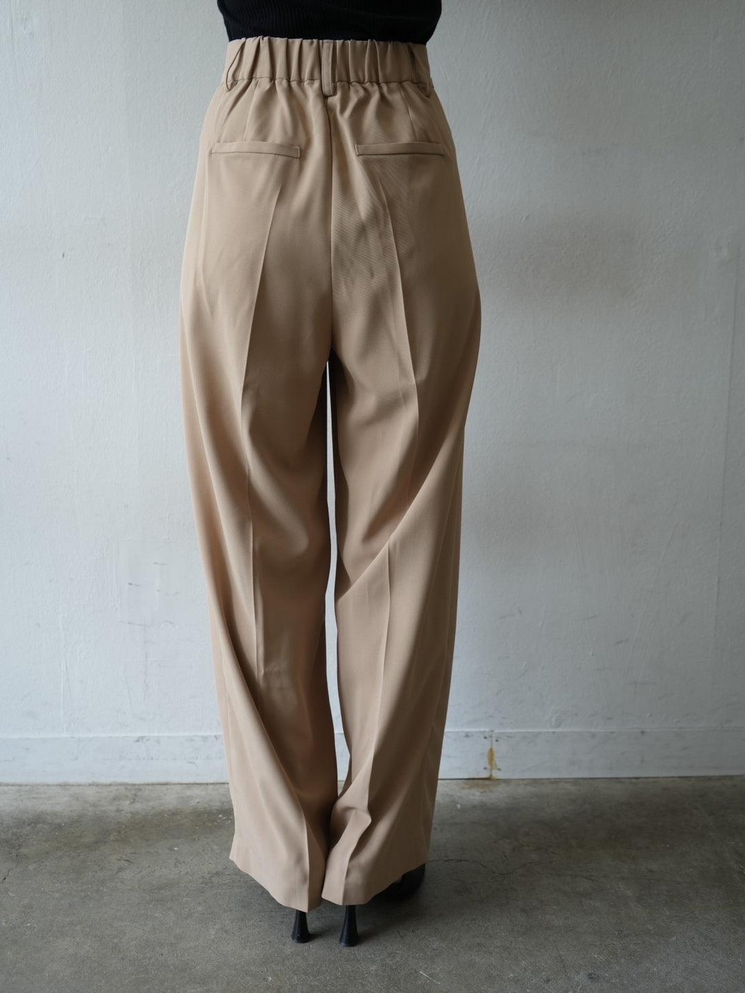 [Pre-order] Double-pleated wide pants/beige