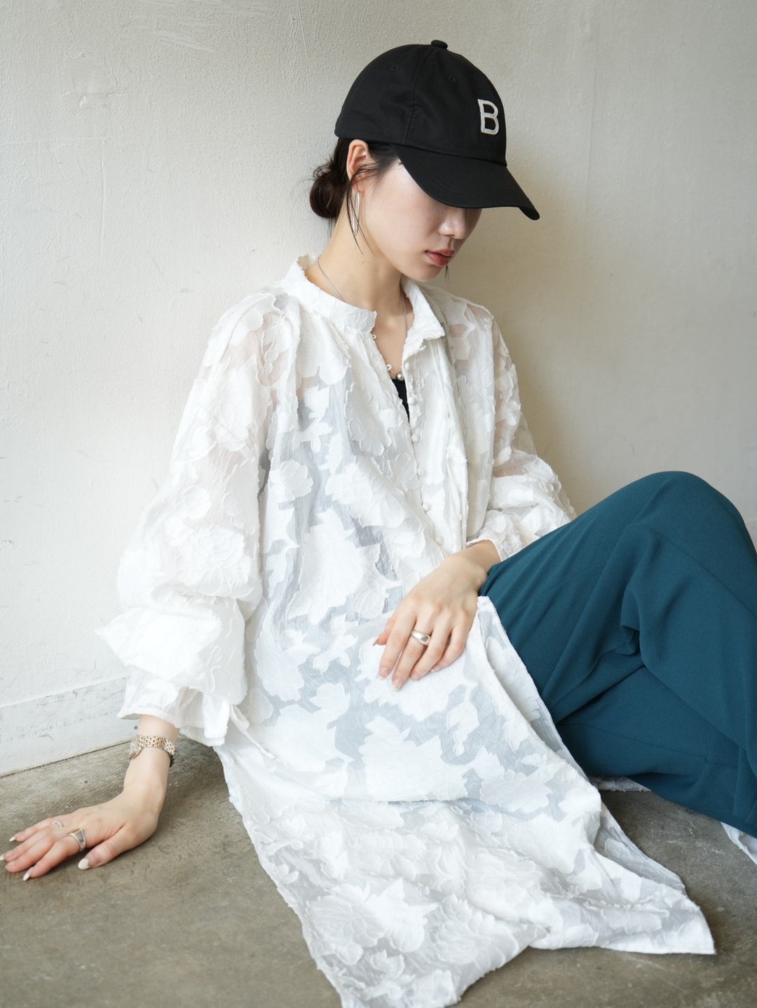 [Pre-order] Sheer Jacquard Candy Sleeve Blouse/Off White