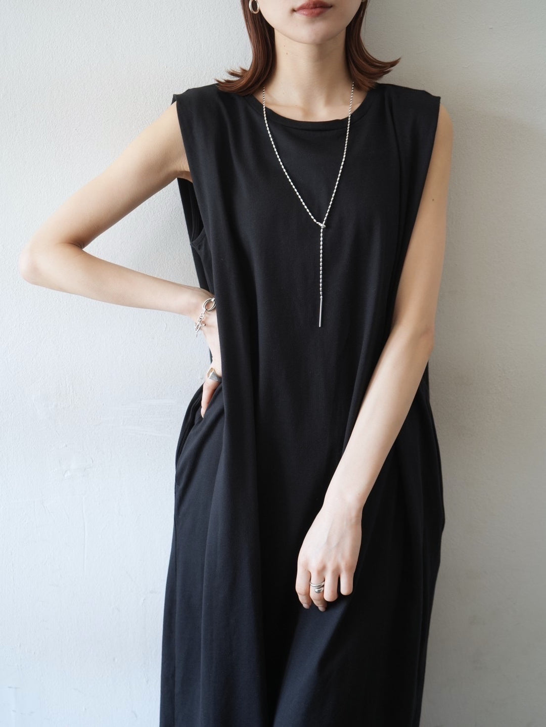 Cool Touch &amp; UV Tuck Shoulder Sleeveless Cut Dress/Black
