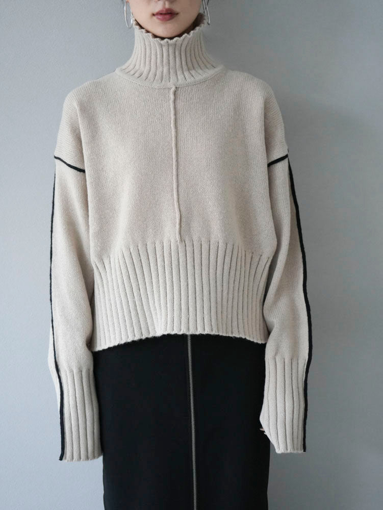 [Pre-order] Bicolor Line High Neck Knit Pullover/Light Beige