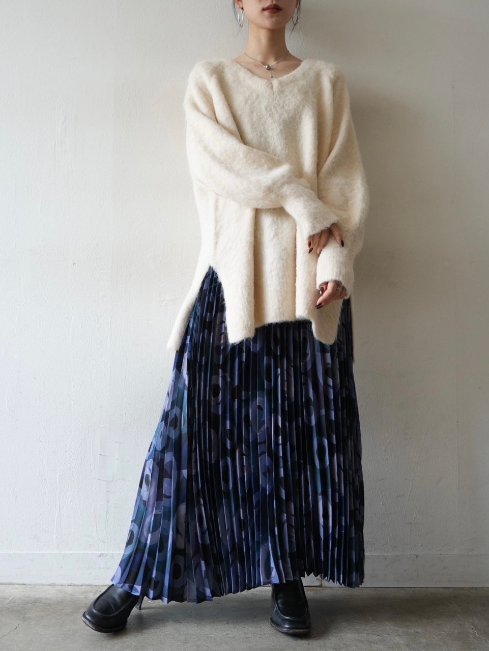 予約]オーバーモヘアニットプルオーバー/アイボリー – Lumier