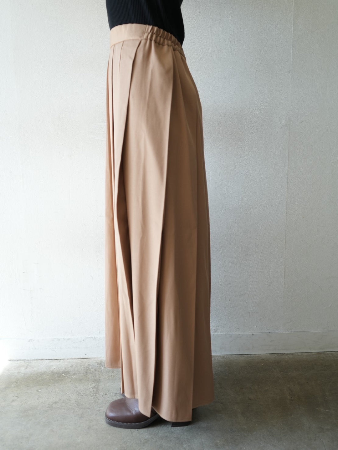 [Pre-order] Tuck Pleated Maxi Skirt/Beige