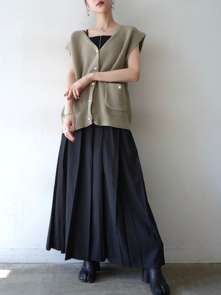 Tuck pleated maxi skirt/black