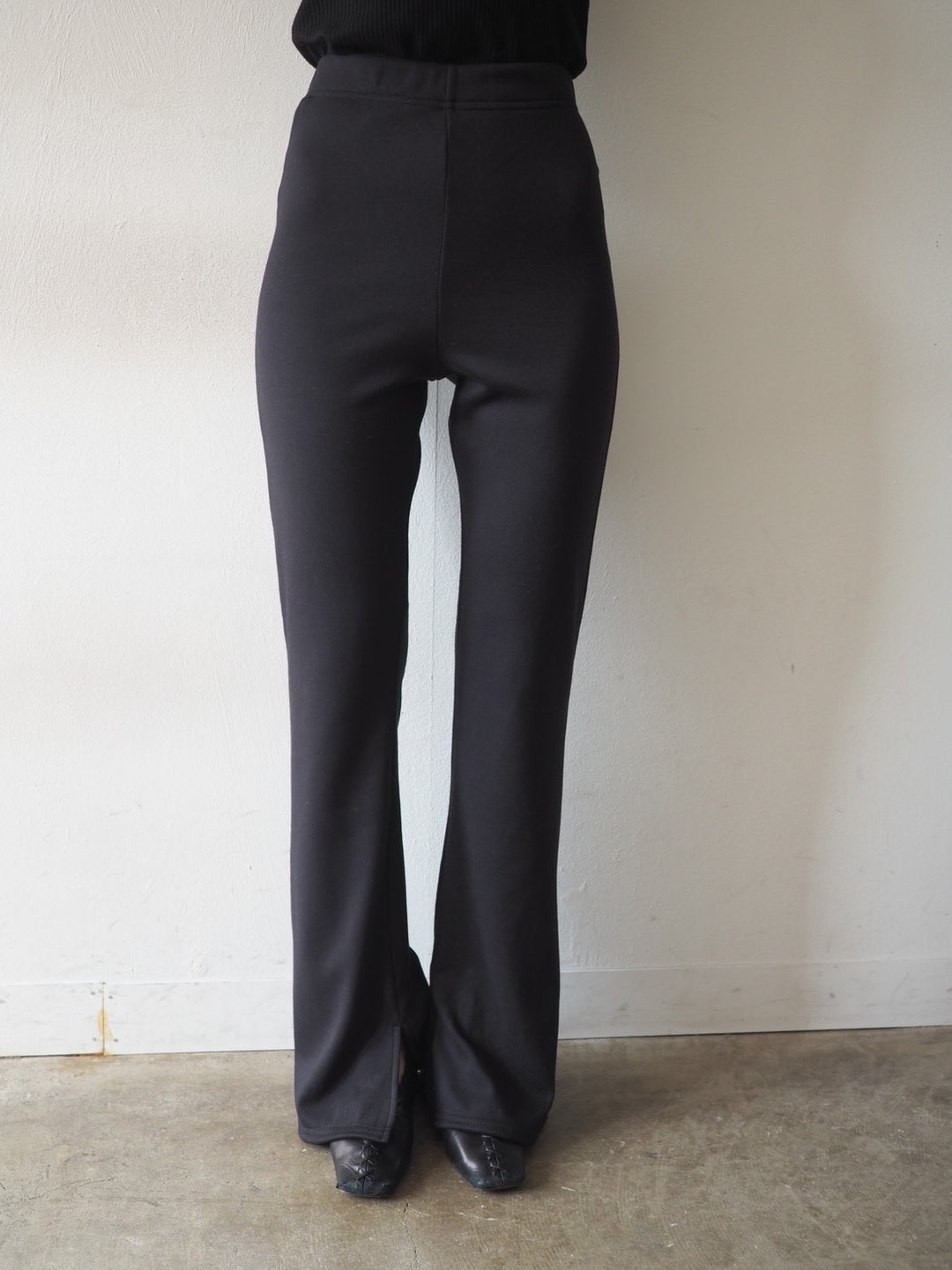 [Pre-order] Warm Easy Flare Slit Pants/Black