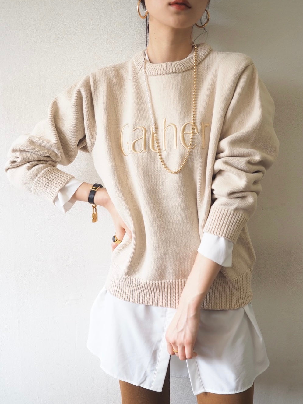 [予約]刺繍ロゴポリエステルニットプルオーバー/アイボリー