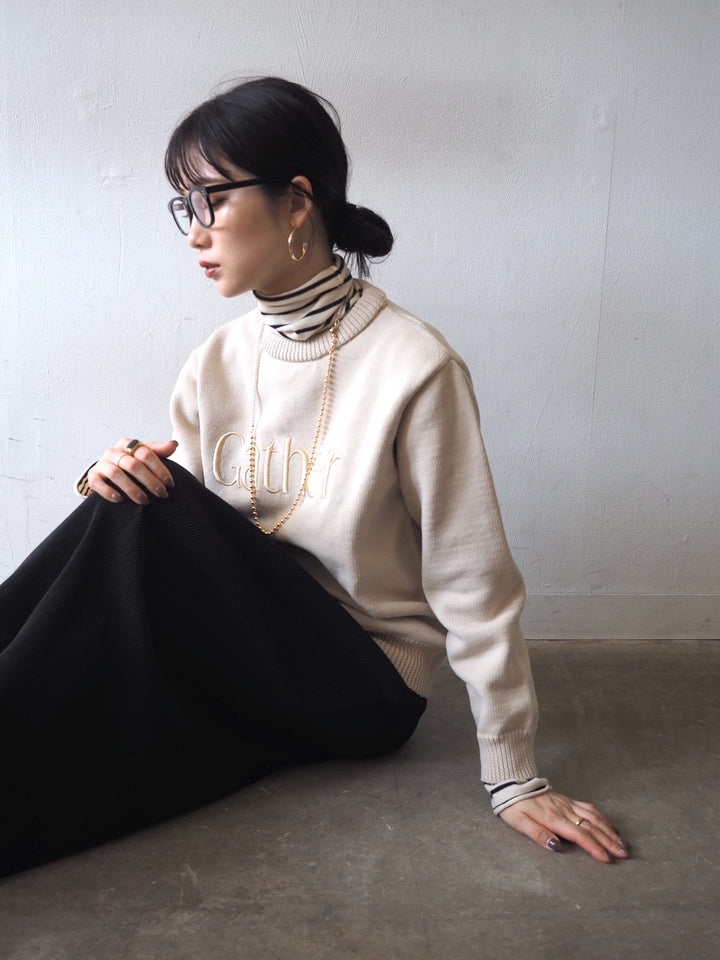 [予約]刺繍ロゴポリエステルニットプルオーバー/アイボリー