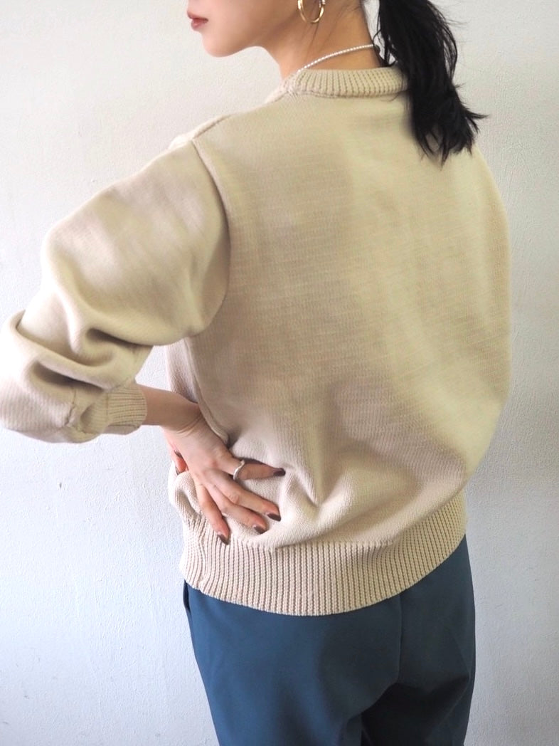 [予約]刺繍ロゴポリエステルニットプルオーバー/アイボリー