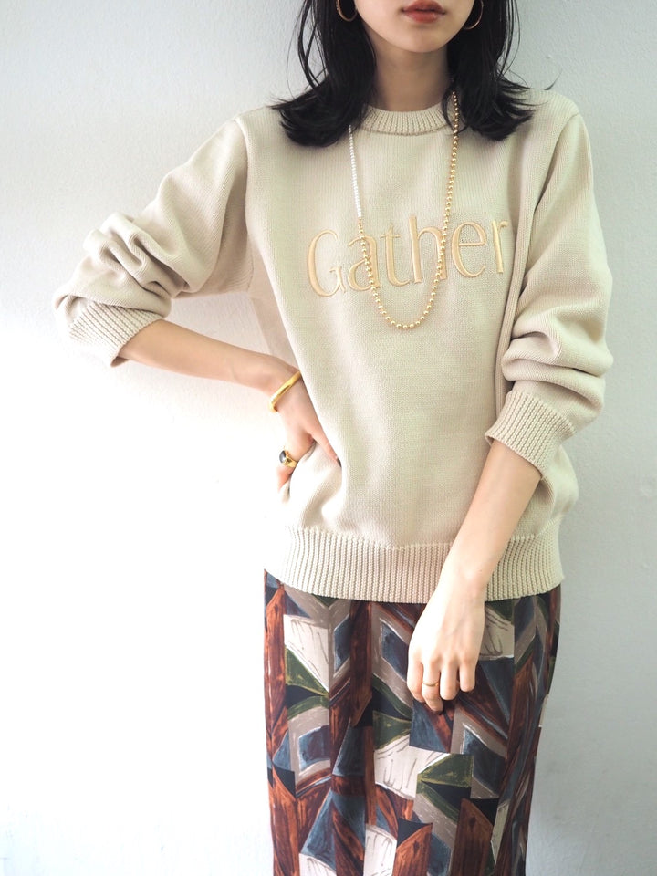 [予約]刺繍ロゴポリエステルニットプルオーバー/アイボリー