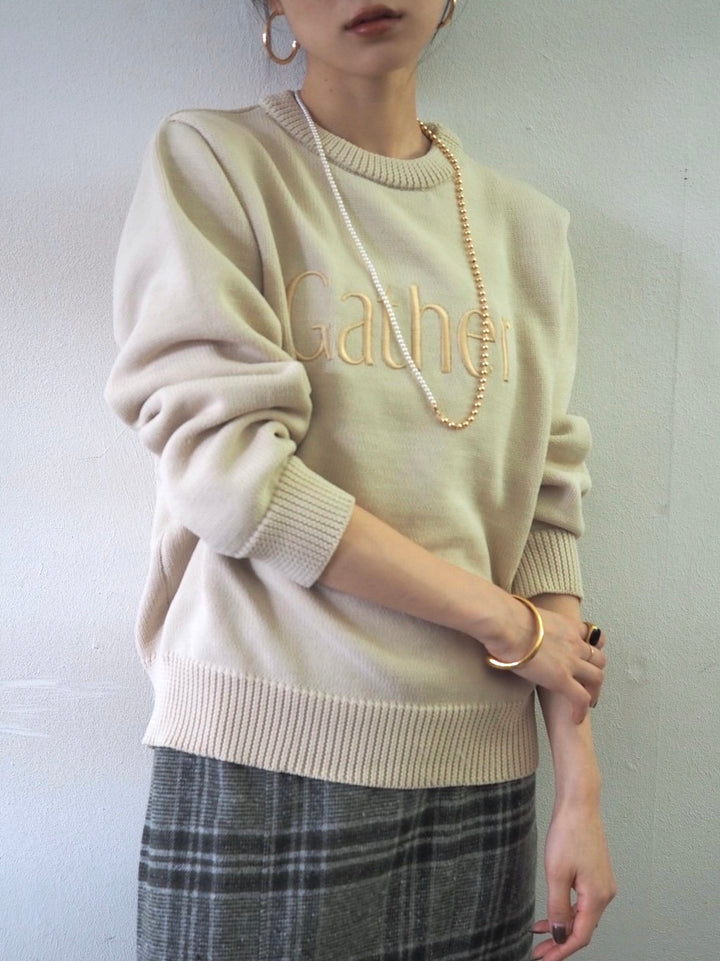 [予約]刺繍ロゴポリエステルニットプルオーバー/アイボリー