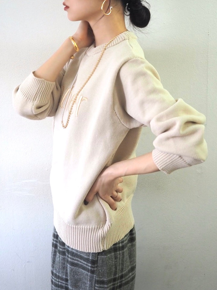 [予約]刺繍ロゴポリエステルニットプルオーバー/アイボリー