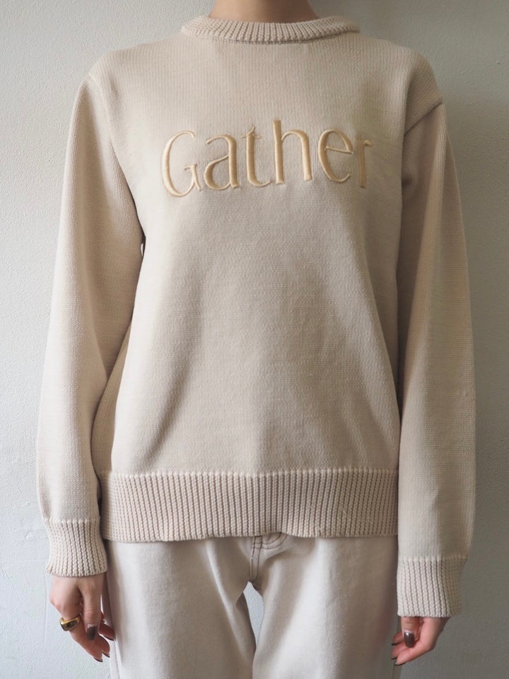 [予約]刺繍ロゴポリエステルニットプルオーバー/アイボリー