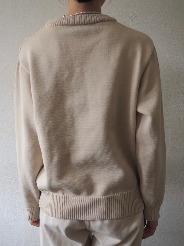 [予約]刺繍ロゴポリエステルニットプルオーバー/アイボリー