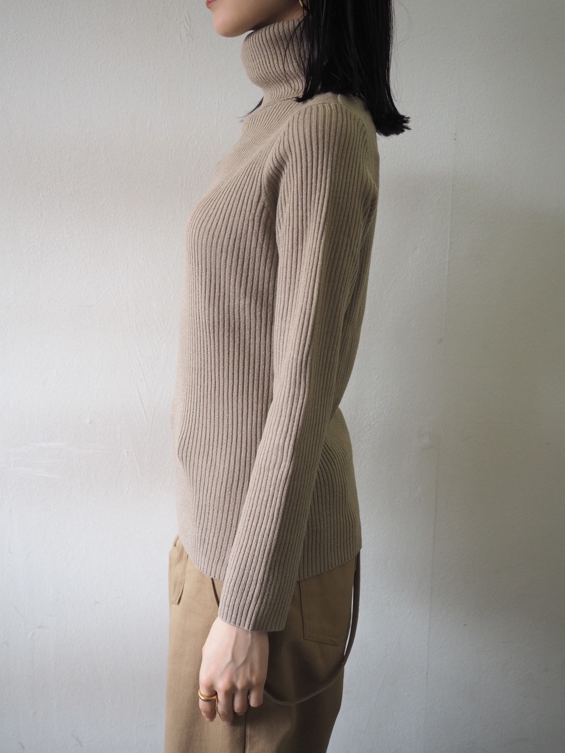 HERMÈS ベージュ タートルネック HERMÈS ベージュ タートルネック
