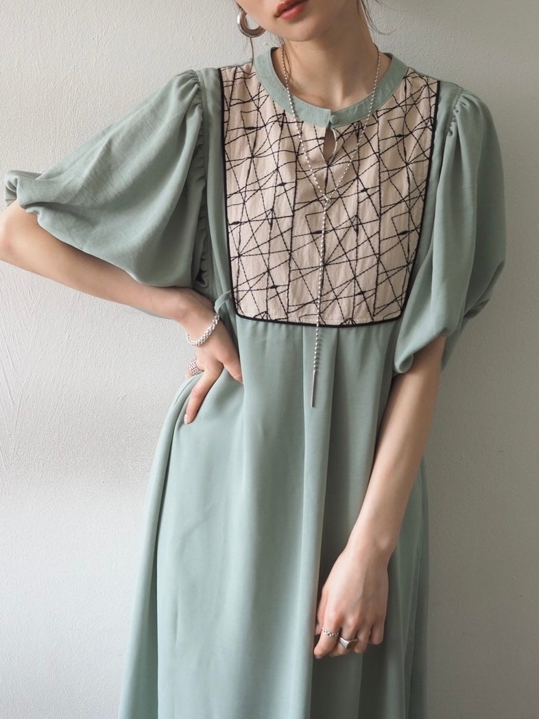 [Pre-order] Embroidered balloon half sleeve dress/mint