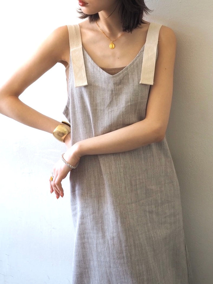 【預訂】人字紋吊帶洋裝/淺灰色