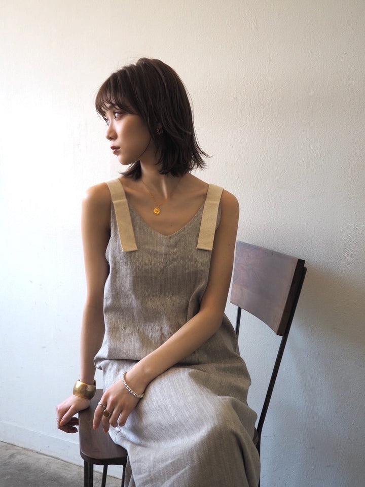 【預訂】人字紋吊帶洋裝/淺灰色