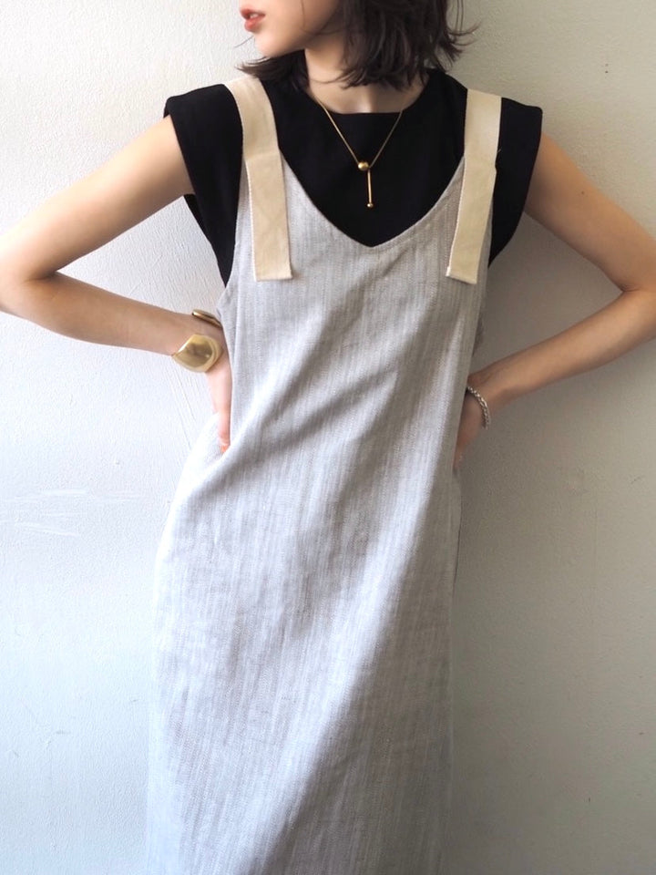 【預訂】人字紋吊帶洋裝/淺灰色