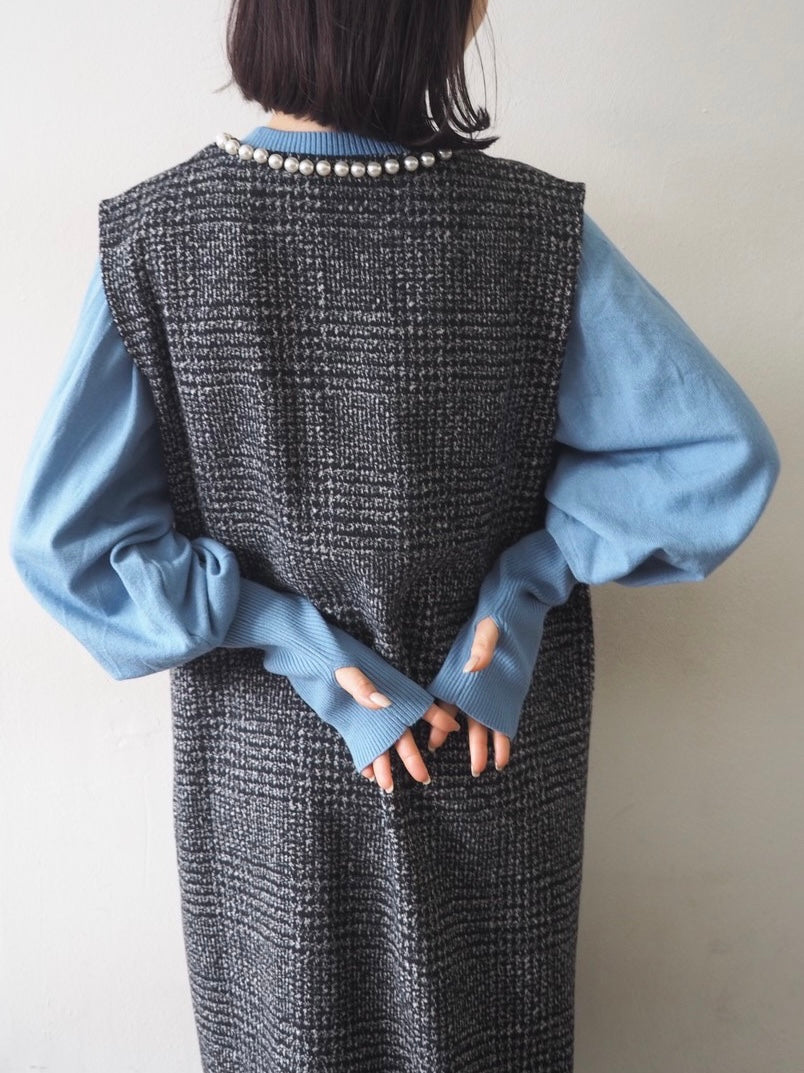[Pre-order] Finger hole volume sleeve knit top/blue