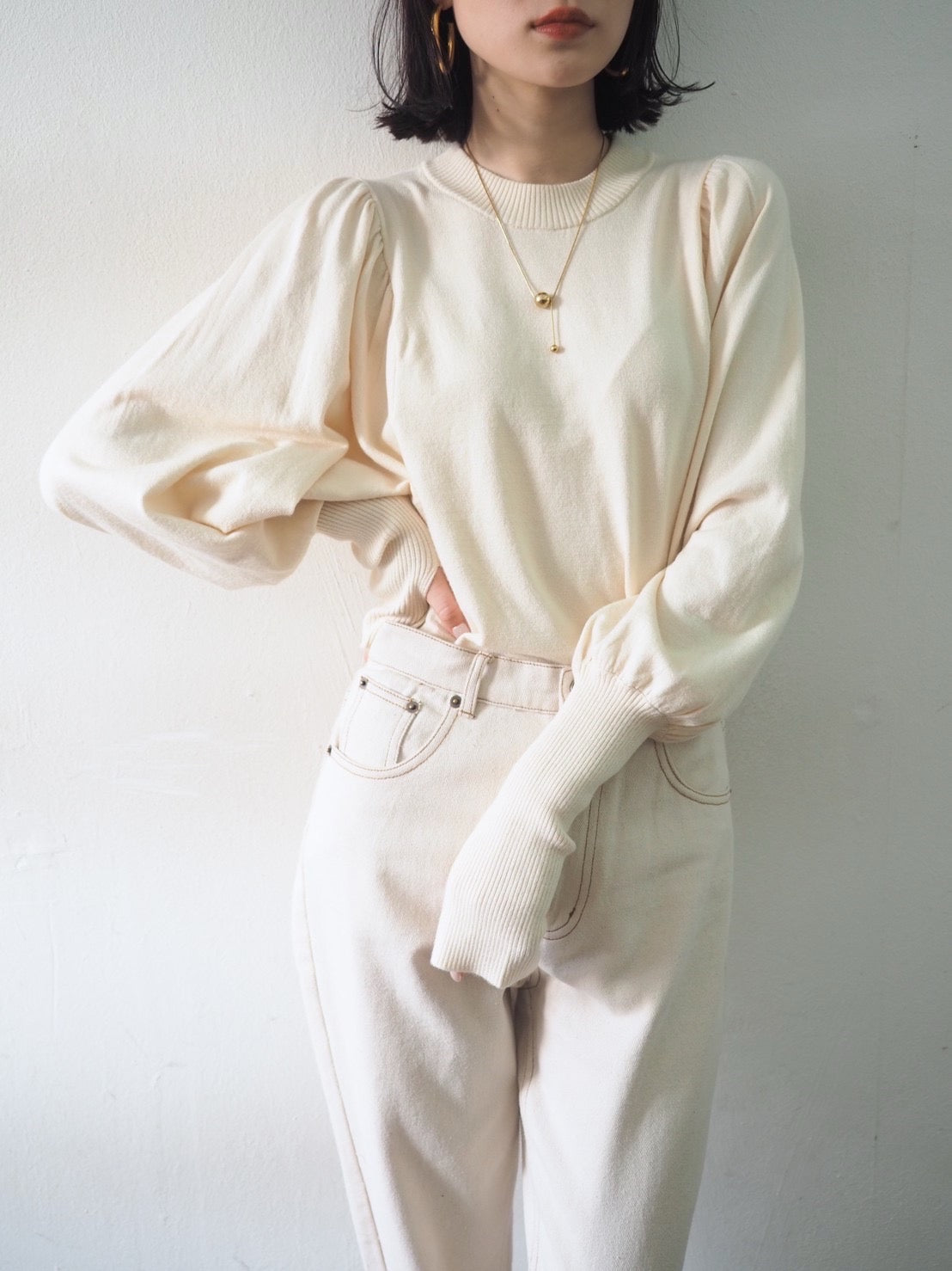 予約]フィンガーホールボリュームスリーブニットトップス/アイボリー