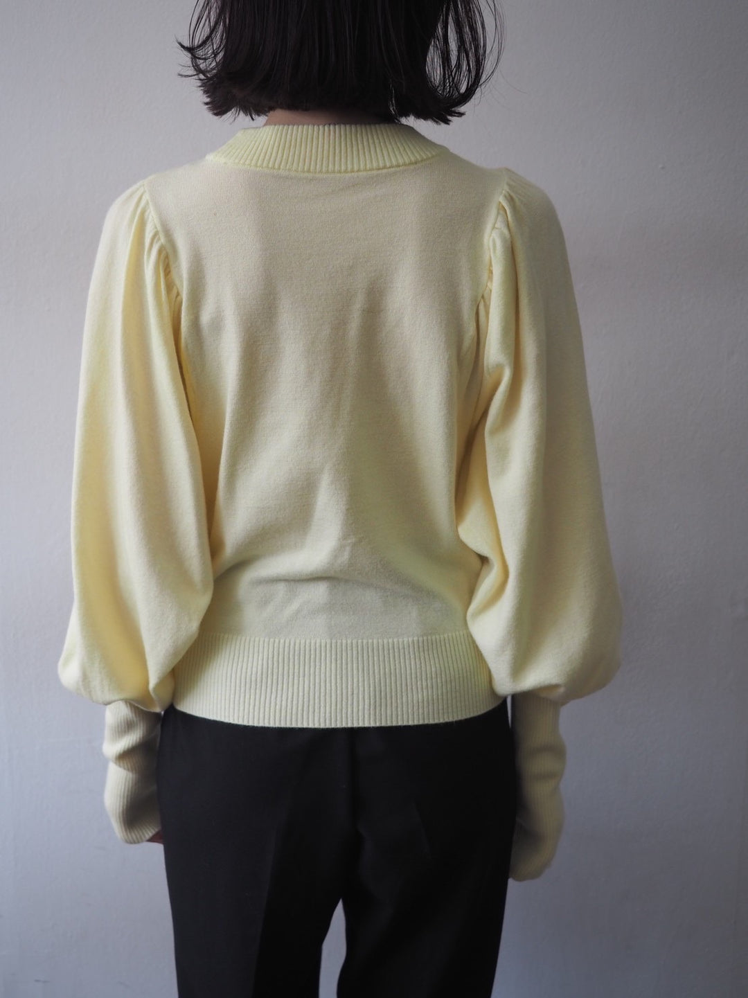 [Pre-order] Finger hole volume sleeve knit top/yellow