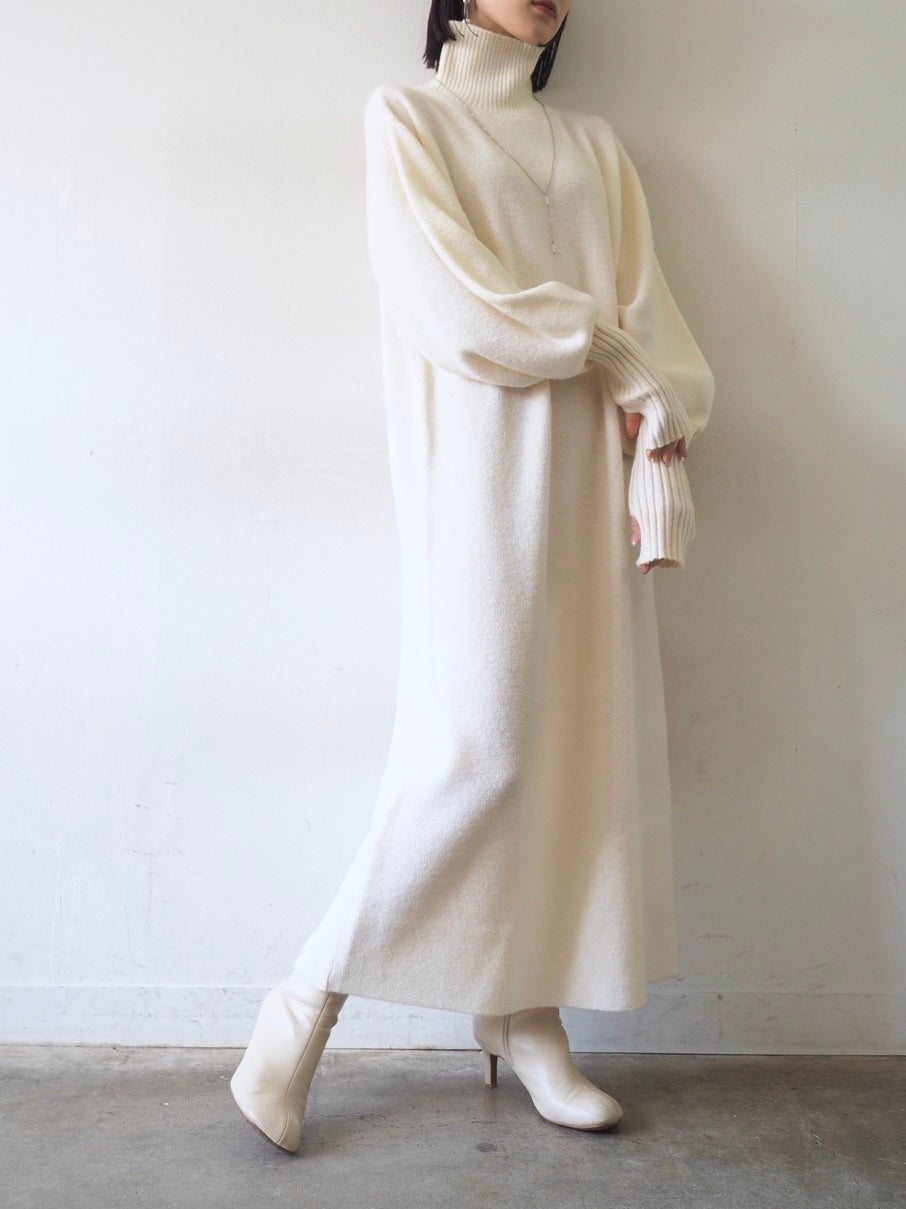 [Pre-order] Fingerhole Bottleneck Knit Dress/Ivory