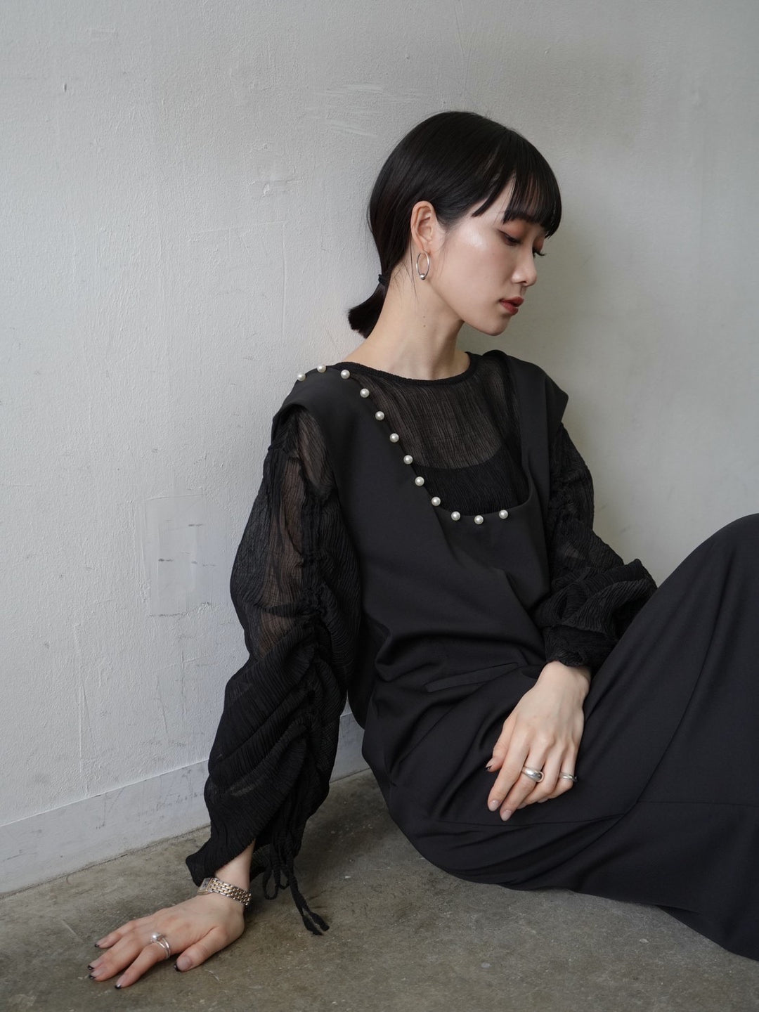 Willow sheer shirred sleeve over top/black