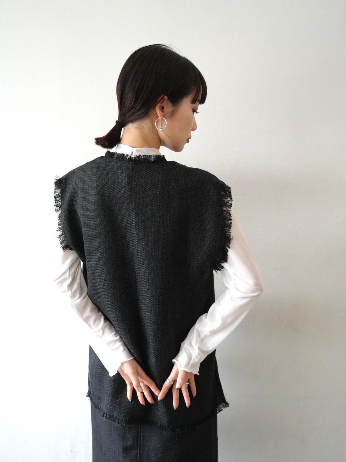 ツイードフリンジVネックベスト/ブラック – Lumier
