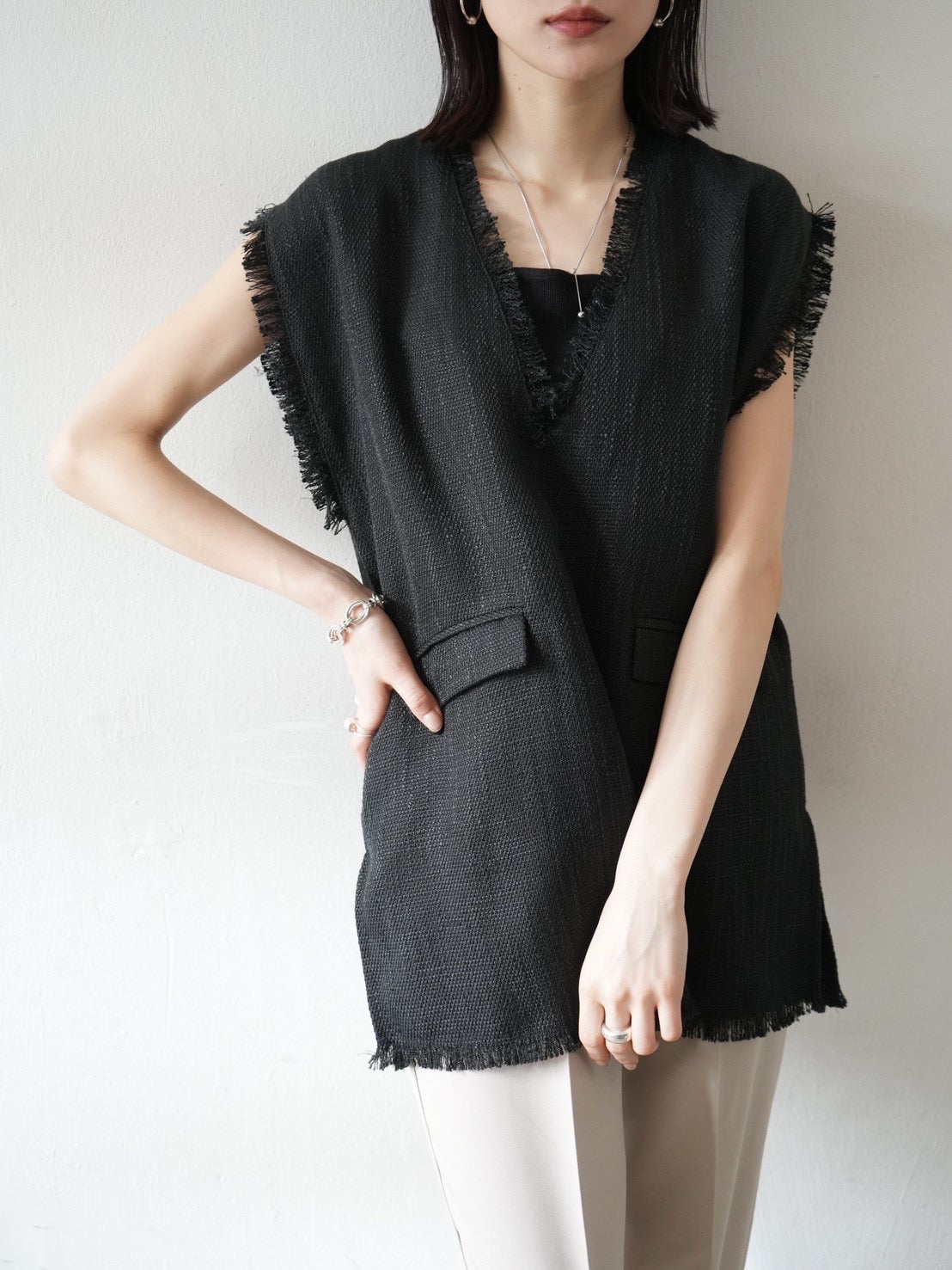 HEVE ヘイブ　ブラックフリンジVネックベスト ツイードフリンジVネックベスト/ブラック – Lumier