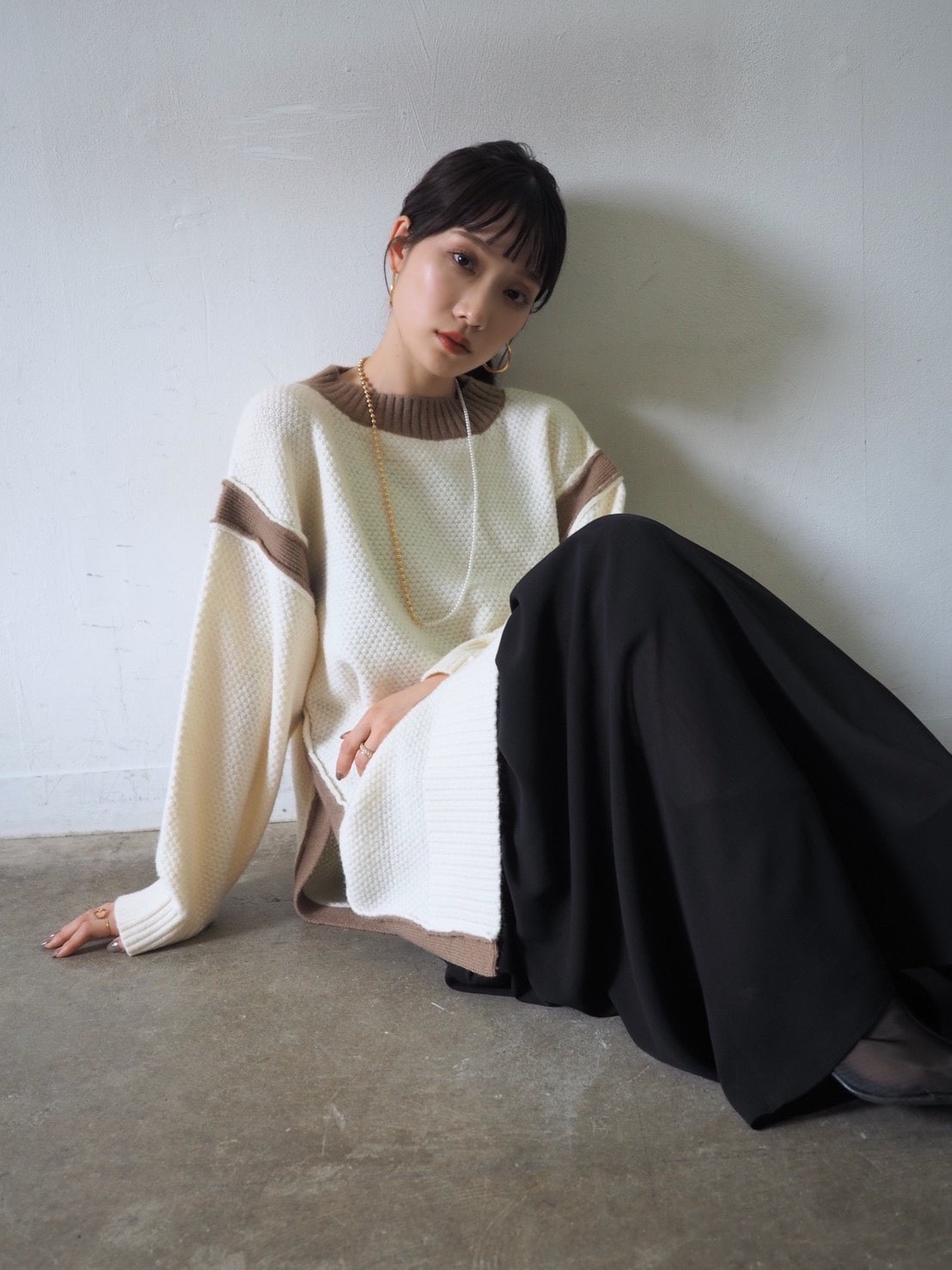 予約]サイドスリット配色オーバーニット/アイボリー – Lumier