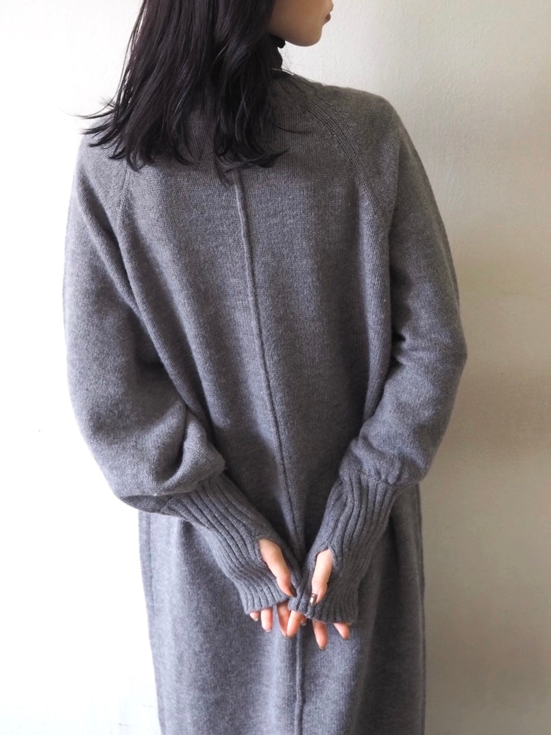 【預訂】指孔寬鬆針織洋裝/灰色