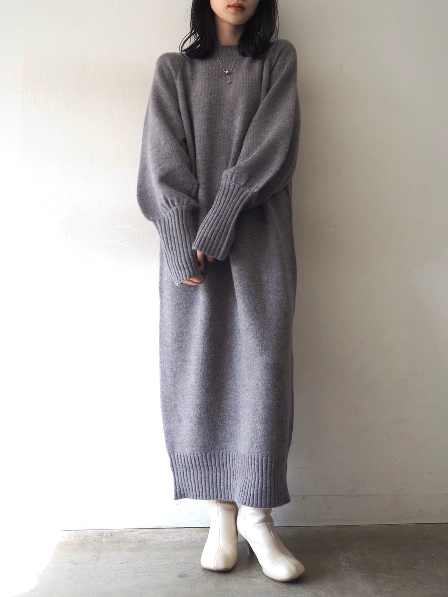 予約]フィンガーホールルーズニットワンピース/グレー – Lumier