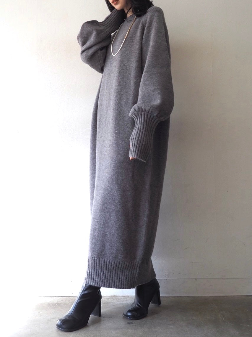 予約]フィンガーホールルーズニットワンピース/グレー – Lumier