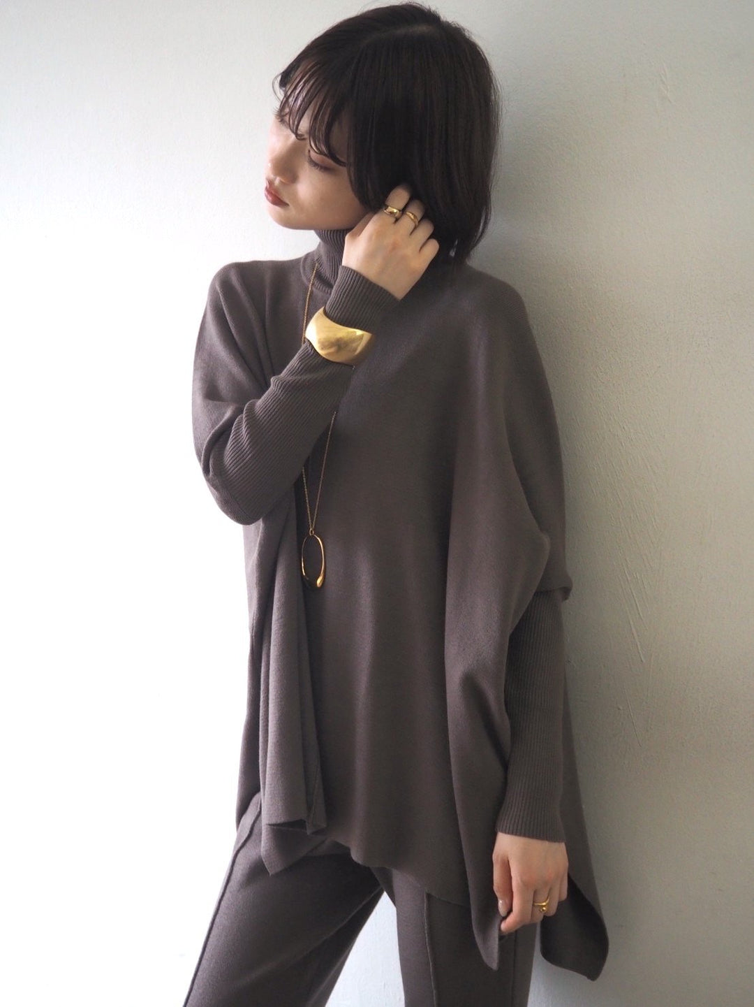 [Pre-order] Long ribbed sleeve dolman knit pullover/mocha [Scheduled for delivery in early December]