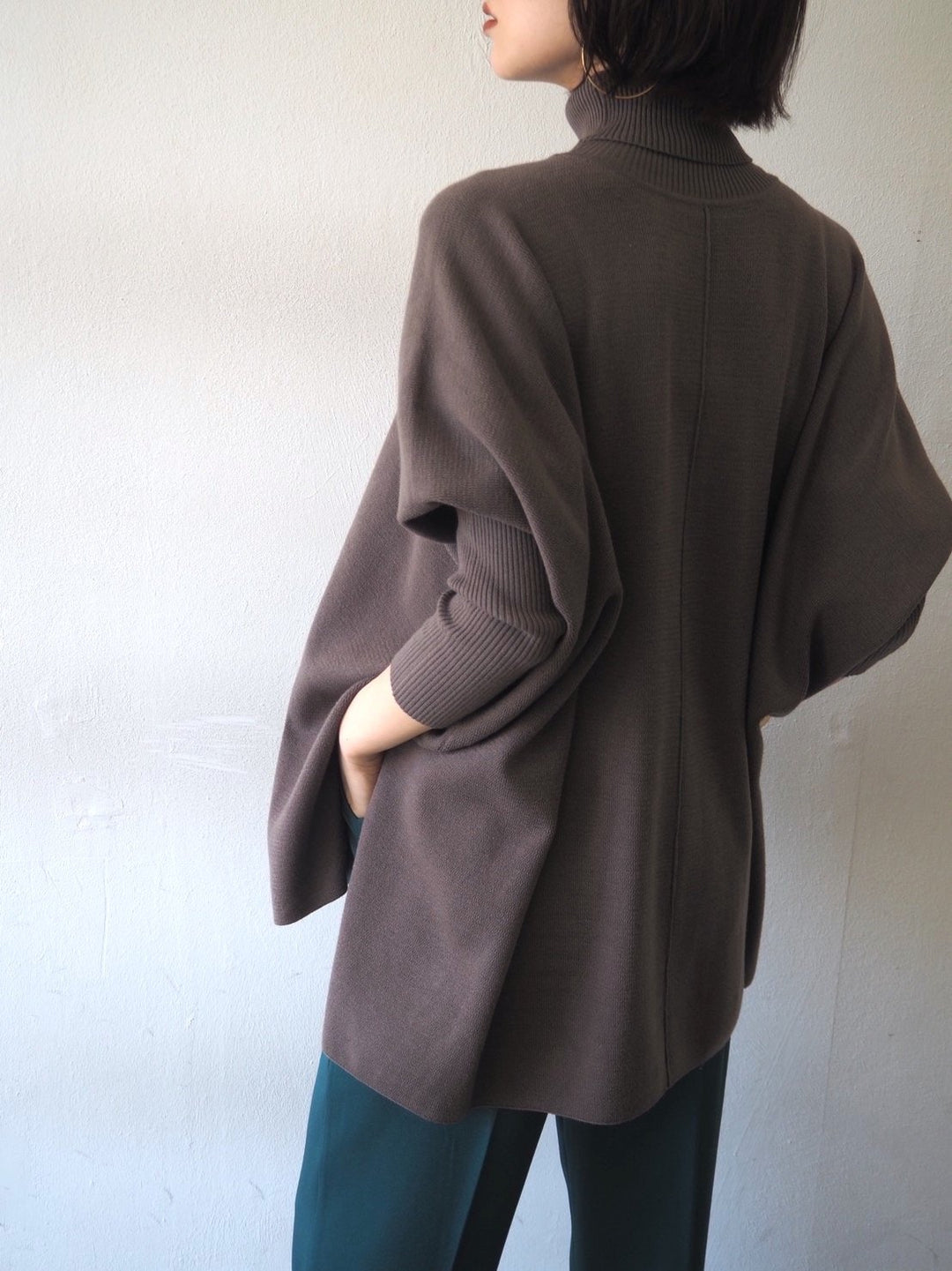 [Pre-order] Long ribbed sleeve dolman knit pullover/mocha [Scheduled for delivery in early December]